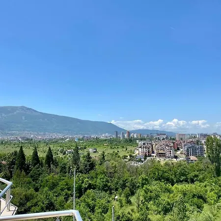 Stylish Magenta - Terrace & Free Parking 소피아