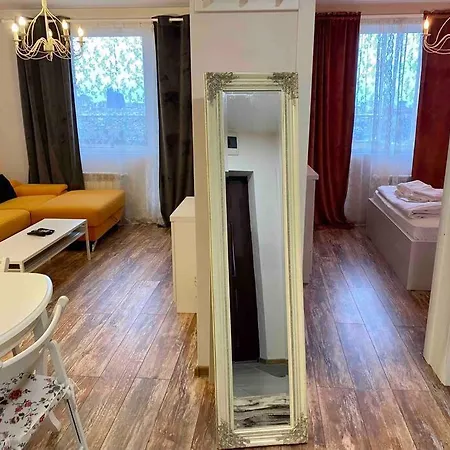 Stylish Magenta - Terrace & Free Parking *