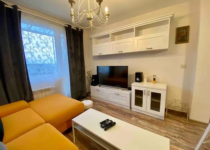 Stylish Magenta - Terrace & Free Parking