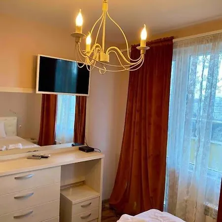 Stylish Magenta - Terrace & Free Parking